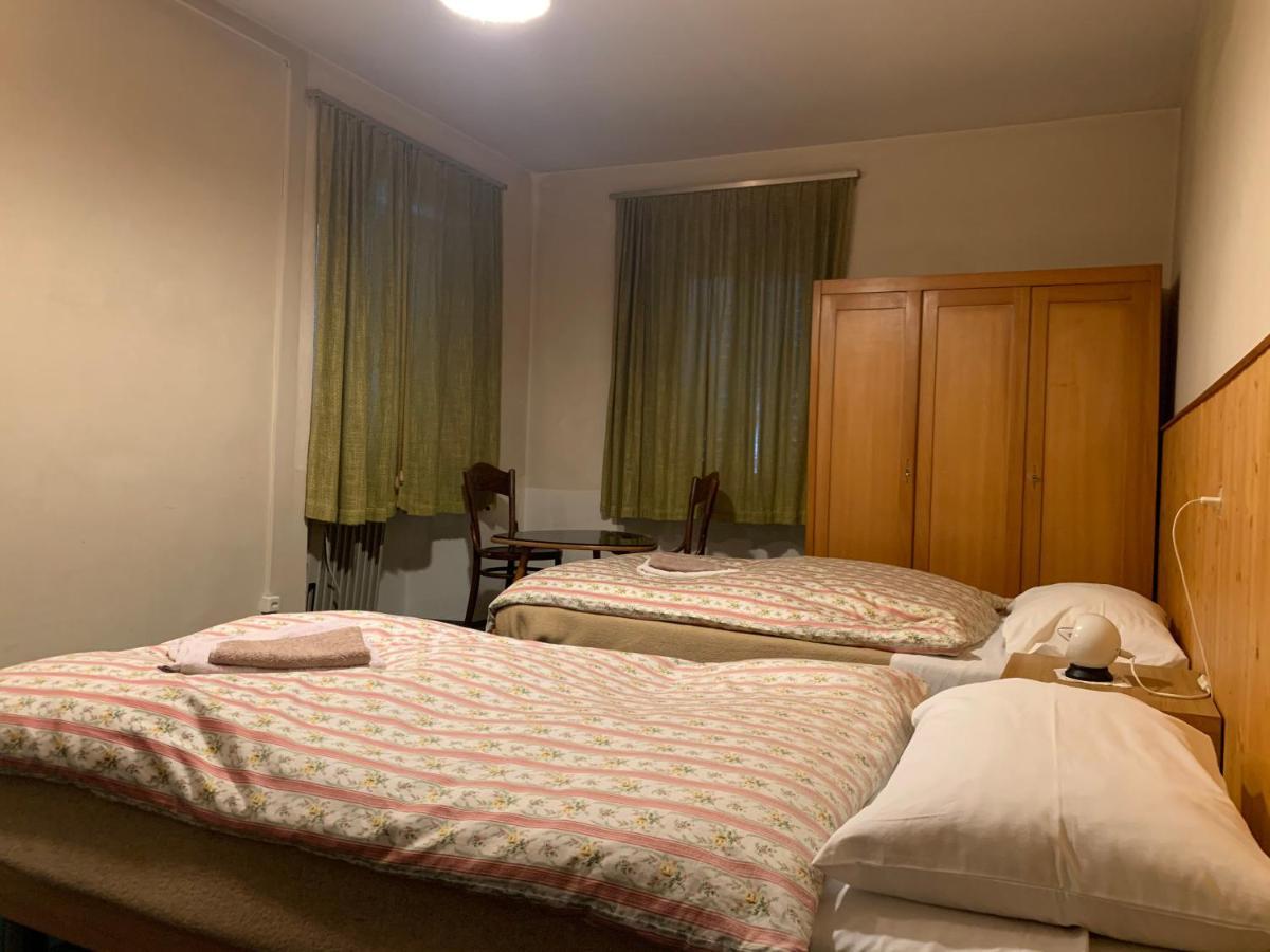 Albergo Calancasca Ristorante Jaipur Grono Eksteriør billede